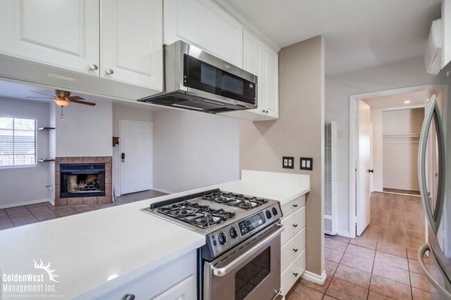 Foto del edificio - Updated 2Bdm 2Ba Condo in Windsor Chalet C...