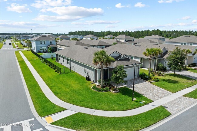 Foto del edificio - 21 Creekmore Dr