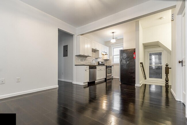 Foto del edificio - 141 Glenwood Ave