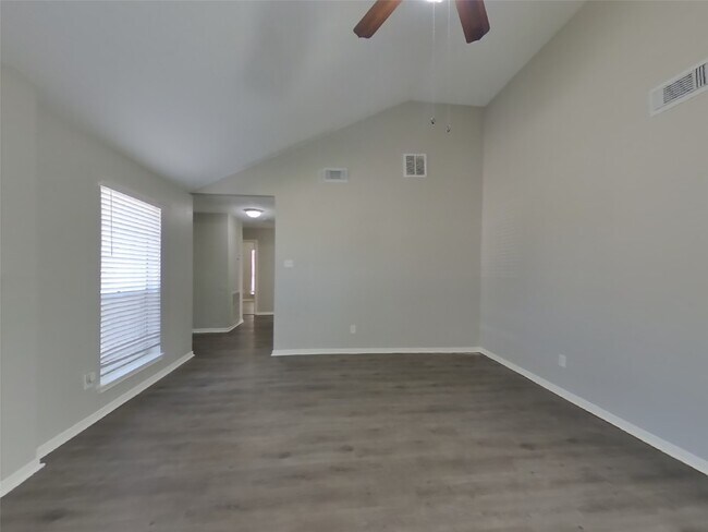 Building Photo - 7102 Tara Blue Ridge Dr