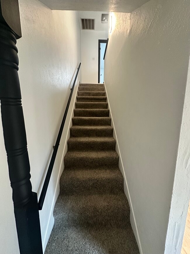 Building Photo - 1414 Highland Ave