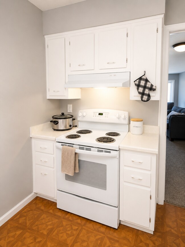 Foto del edificio - Spacious 2 Bed / 1.5 Bath Apartment at Raleigh Pines