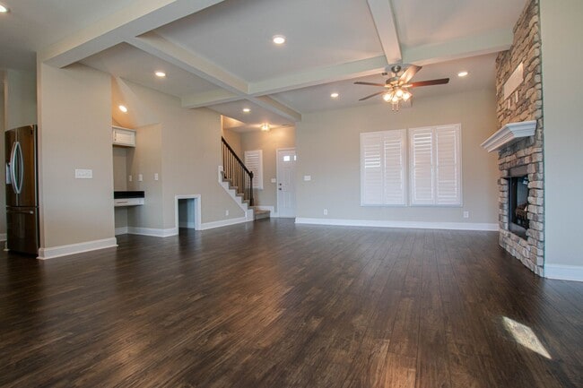 Building Photo - Pet Friendly Four Bedroom!