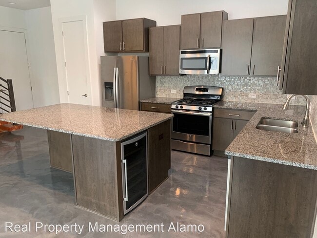 Building Photo - 2 br, 2.5 bath House - 232 East Cevallos S...