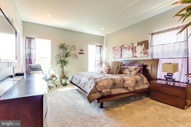 Foto del edificio - 3705 Marlborough Pl