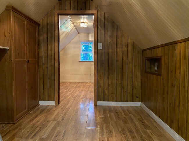 Foto del edificio - 23719 Bowl Rd