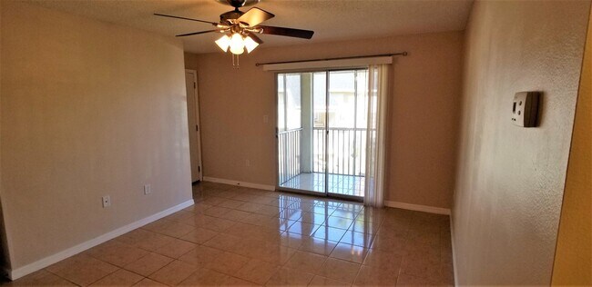 Building Photo - 2 Bedroom 2 Bath Condo For Rent In Brandon...