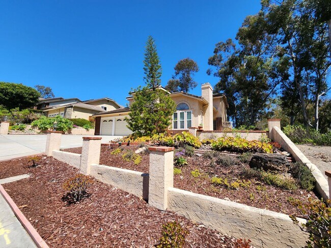 Foto del edificio - Scripps Ranch - Two Story Home - 3 Car Garage
