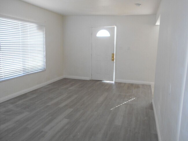 Foto del edificio - Charming Single-Story Home located in the Heart of Las Vegas