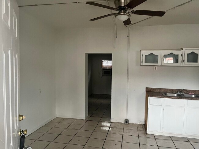 Foto del edificio - 2011 Lexington Ave