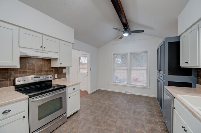 Foto del edificio - 1506 Oxford Ct