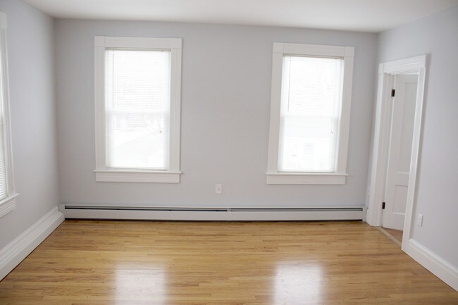 Building Photo - 28 Summit St