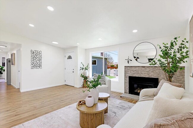 Foto del edificio - 40446 Davis St