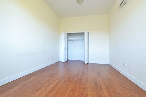 Foto del edificio - 45 8th Ave