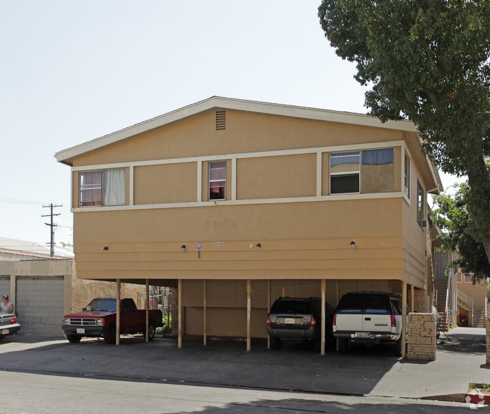 Foto del edificio - 6608 Middleton St