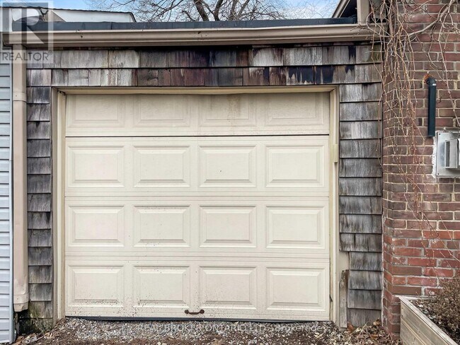 Photo du bâtiment - 80 Courcelette Rd