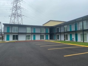 Building Photo - 1536 Stumpf Blvd Building Photo - 1536 Stumpf Blvd