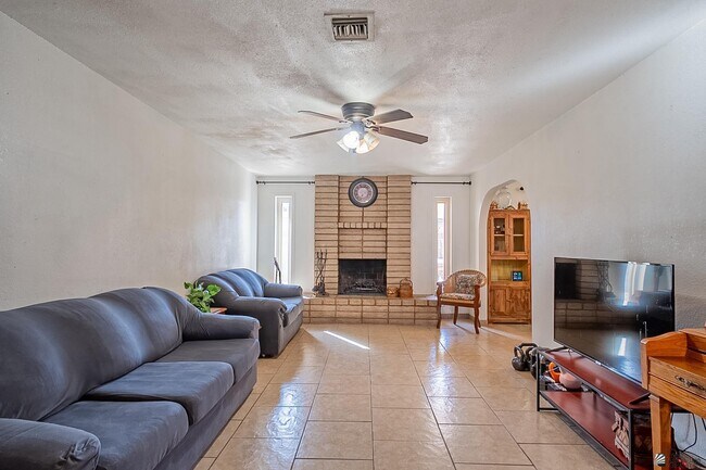 Foto del edificio - 3133 W 16th Pl
