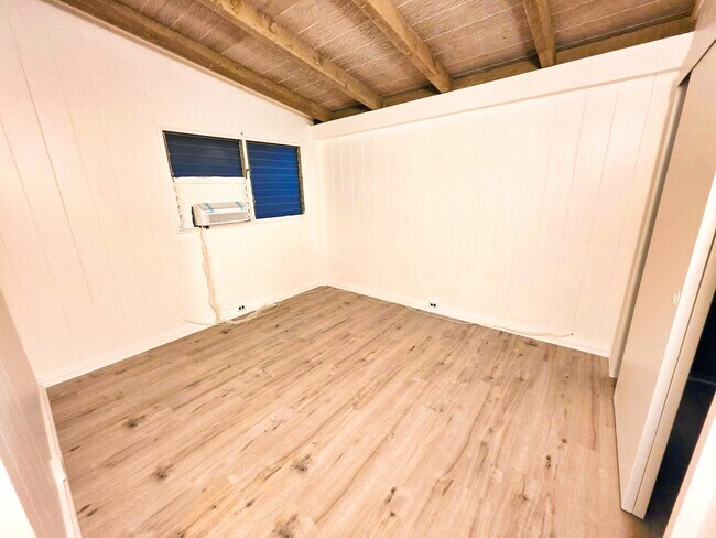 Foto del edificio - 7303 Mokuone St