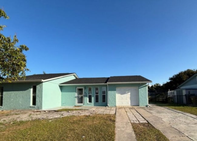 Building Photo - 226 E Cedarwood Cir