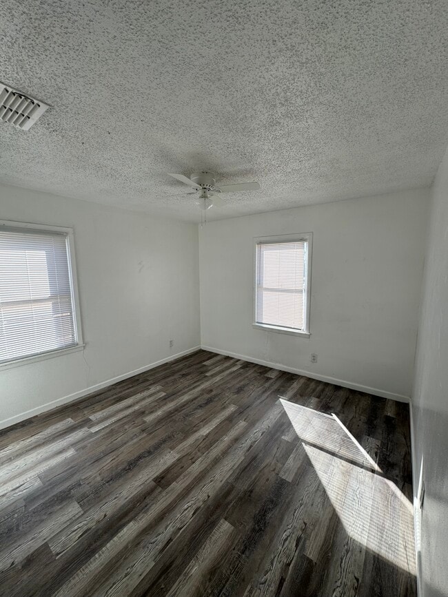 Building Photo - 5334 S 7th St