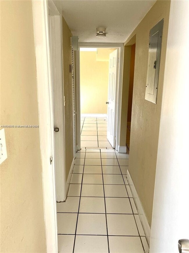 Photo - 624 SW 16th Avenue C House