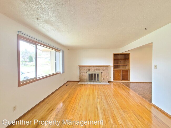 Foto del edificio - 3 br, 2 bath House - 1215 W Woodside Pl
