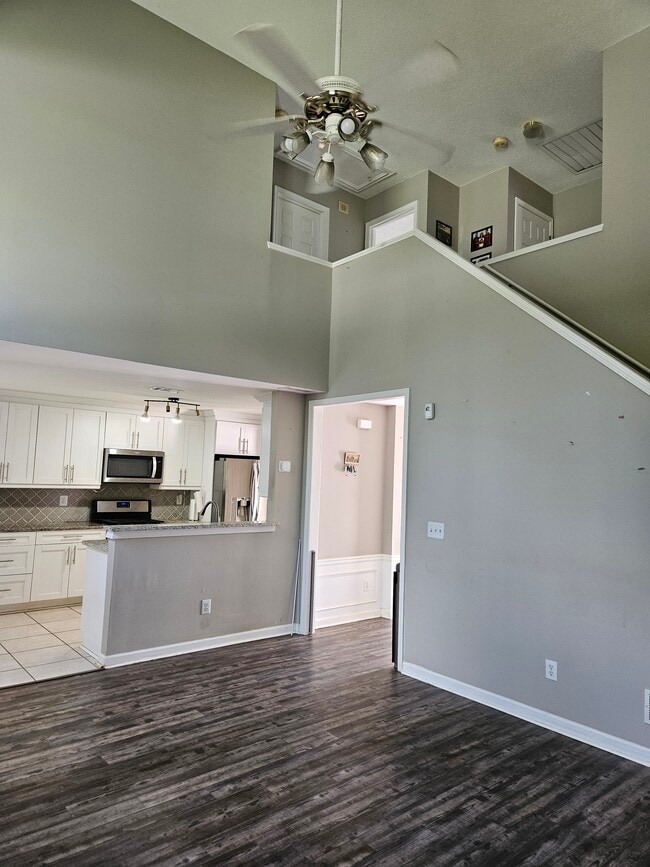 Building Photo - 415 Cadeleigh Ct