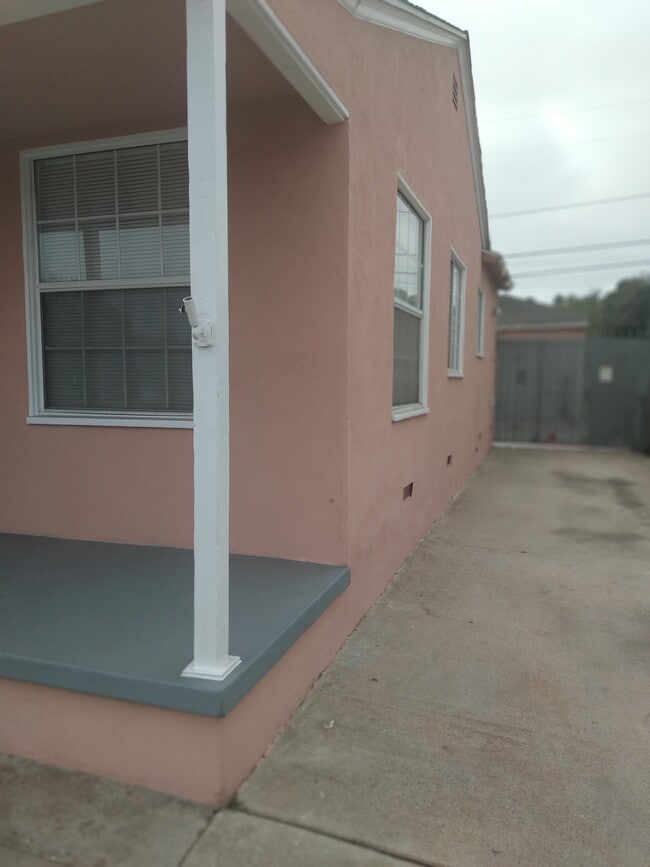 Building Photo - 2724 W Caldwell St