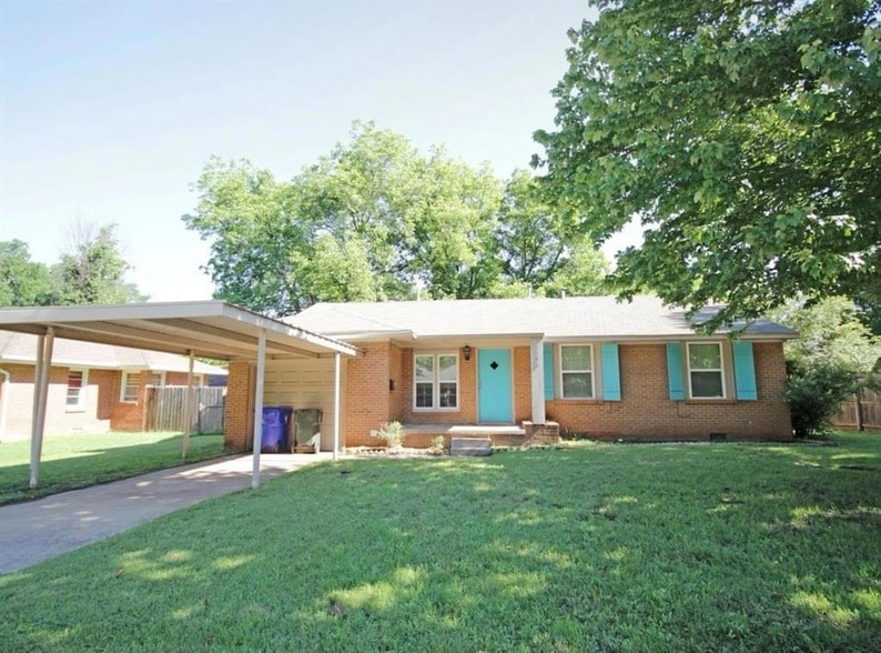 Photo - 1205 W Brooks Street Unit