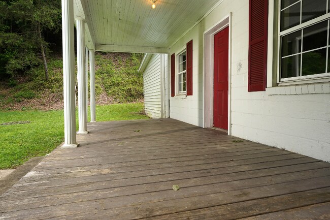 Building Photo - 153 Rocky Rd