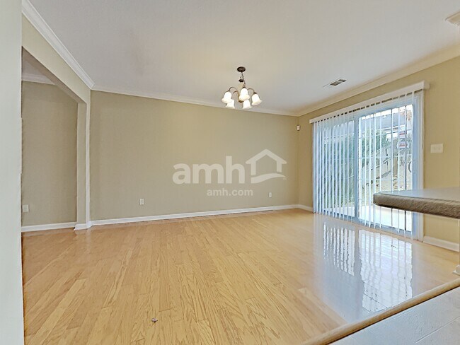 Foto del edificio - 1515 Pathfinder Ln