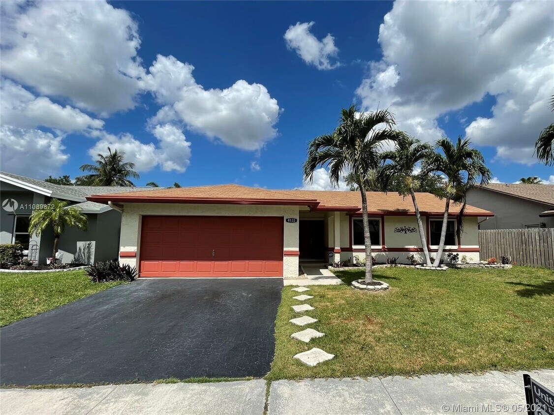 Primary Photo - 4133 NW 96th Way