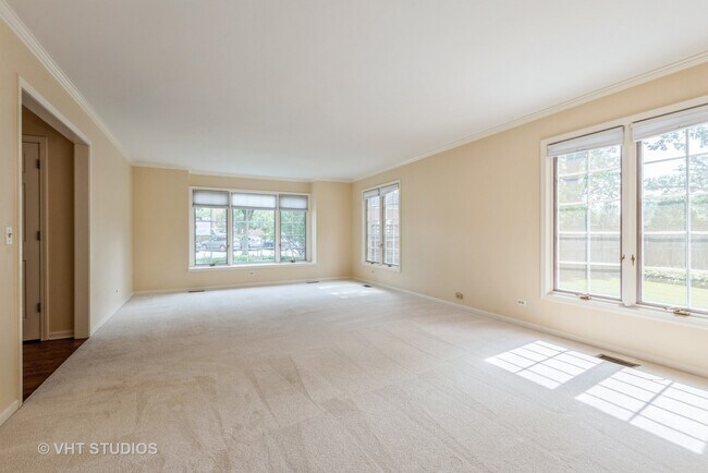 Building Photo - 876 Spruce St