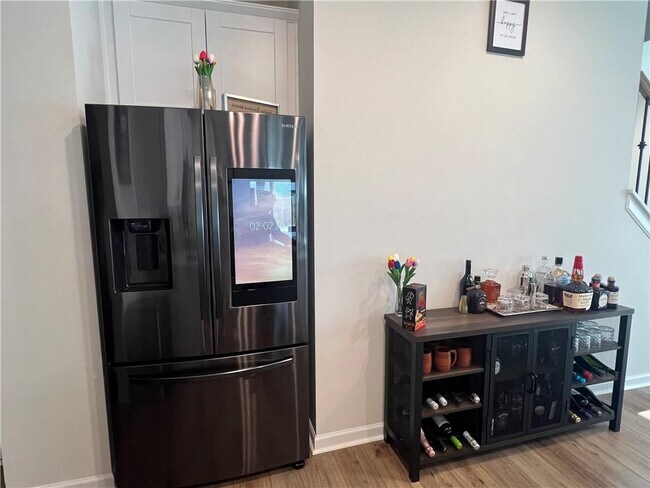 Foto del edificio - 242 Wells Cir