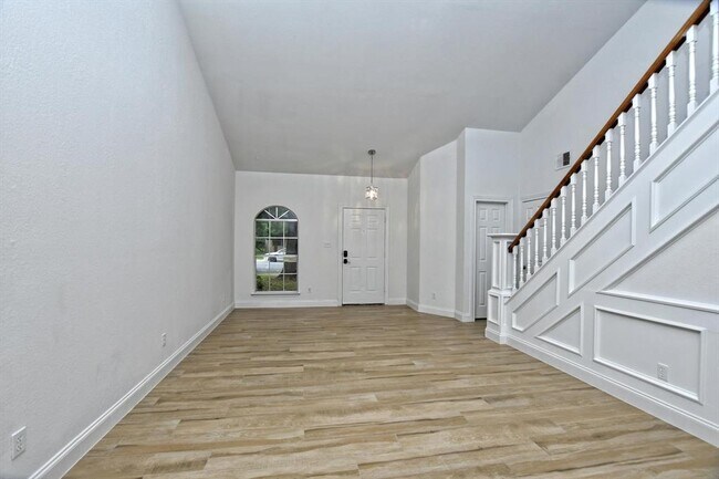 Foto del edificio - 17607 Klamath Falls Dr
