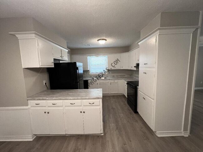 Foto del edificio - 9412 Northland Rd The Village OK 73120