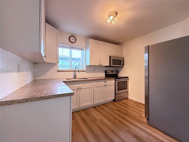 Foto del edificio - 2625 SW 67th Ave