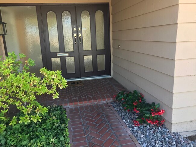 Building Photo - 6221 Brynwood Ct