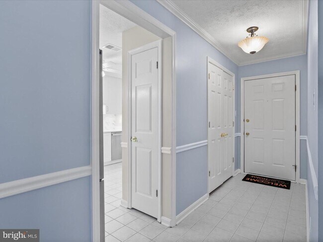 Foto del edificio - 10064 Oakton Terrace Rd