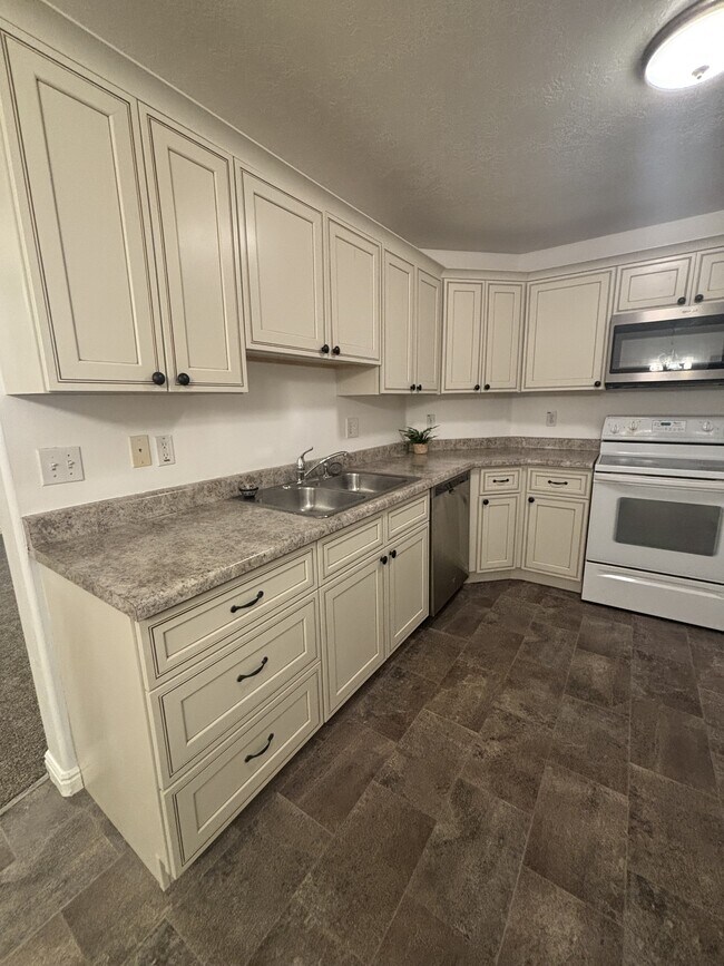 Foto del edificio - 8083 N Ridge Loop E