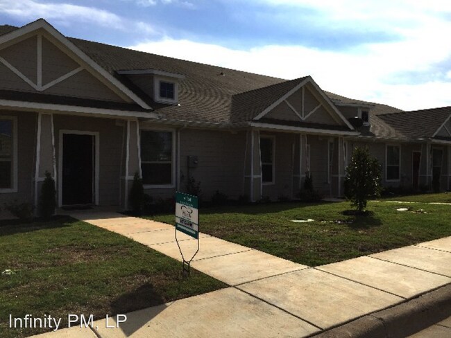 Building Photo - 3 br, 2 bath Apartment - 1106 Newcastle Drive