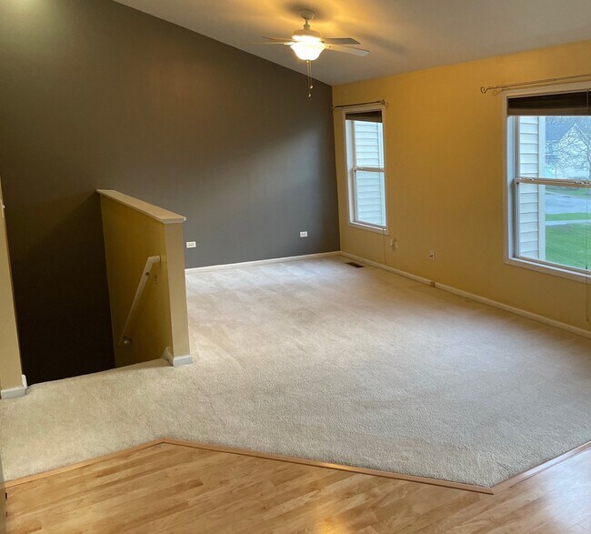 Foto del edificio - 1523 Golden Oak Dr