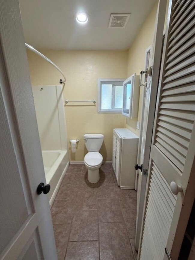 Building Photo - 1 bedroom Home in Cottonwood - Contact Pro...