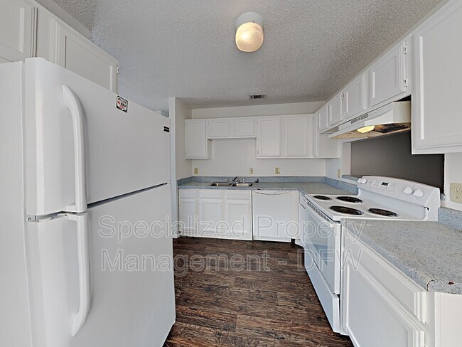 Building Photo - 347 Ware Dr