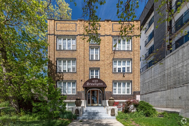 Building - Breelynn Apartments