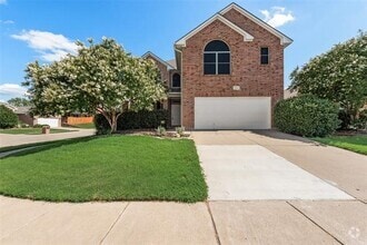 Building Photo - 3844 Wheeling Dr