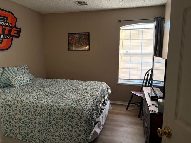 Foto del edificio - 2202 N Benjamin St