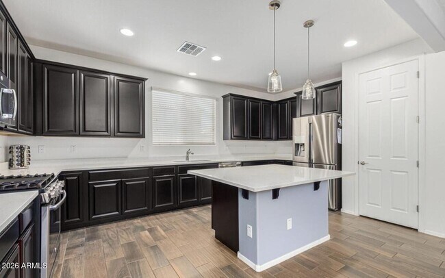 Foto del edificio - 15732 W Pierce St