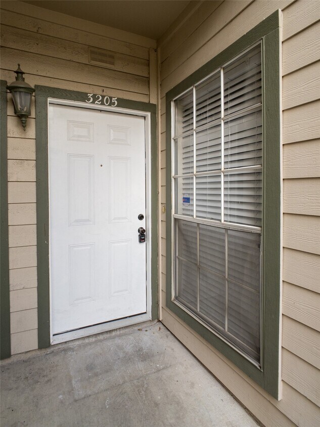 Building Photo - 6500 Harbor Town Dr